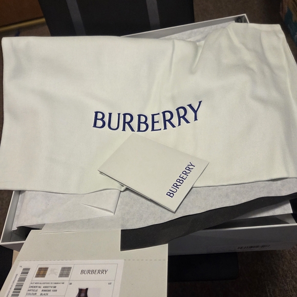 Burberry Black Ankle Boots with Check Pattern - Picture 4 of 12